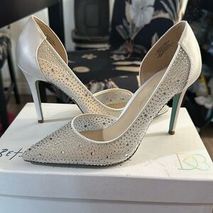 Exclusively for David’s Bridal Betty Johnson size 8.5